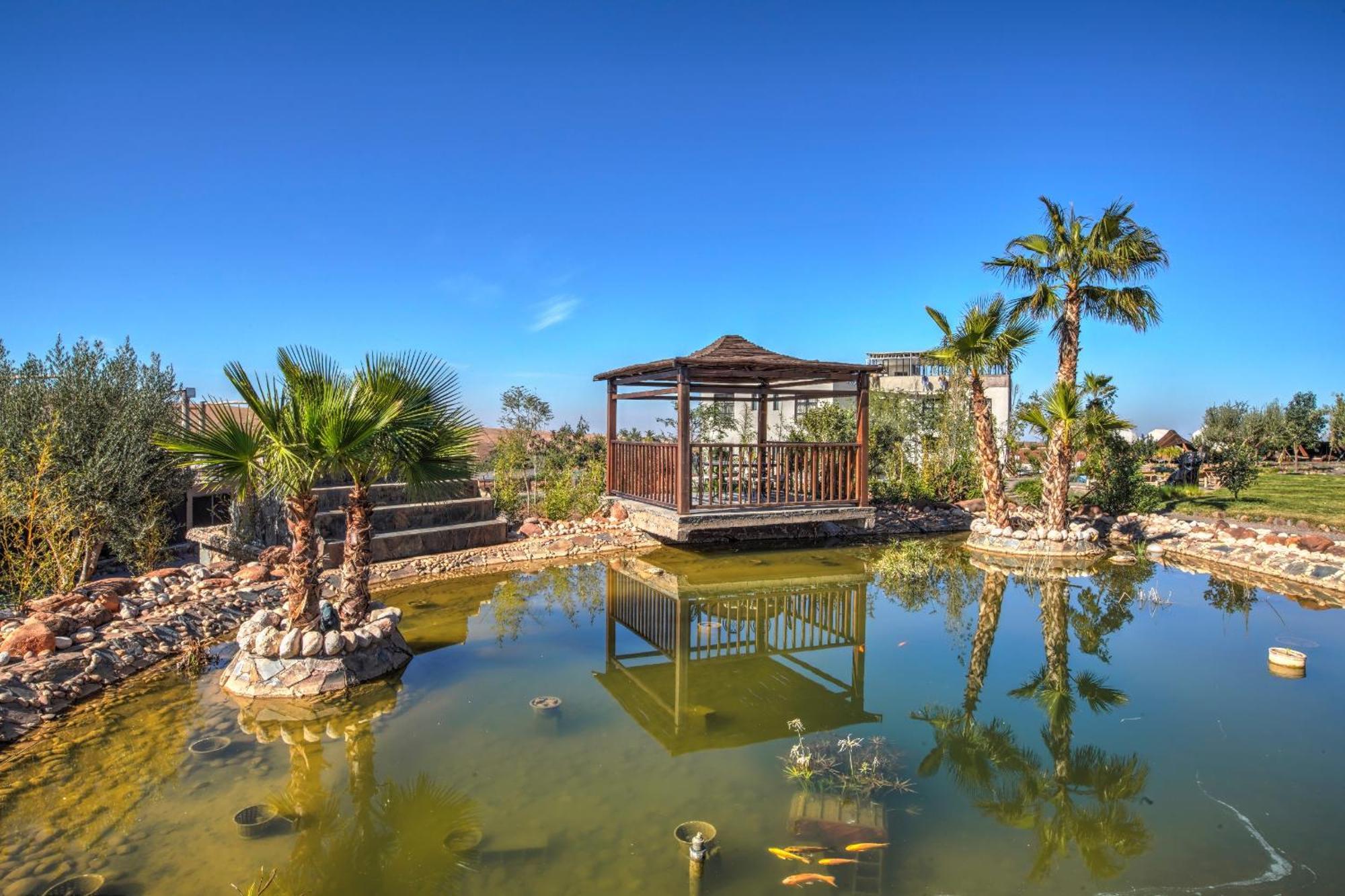 The Ranch Resort Таханут Екстериор снимка